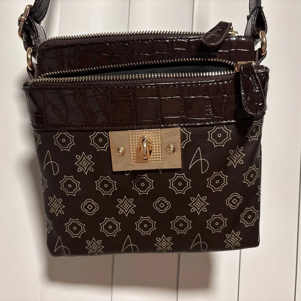 Alfred Durante, Bradford Exchange, Women's Brown Sling Bag‎ 8